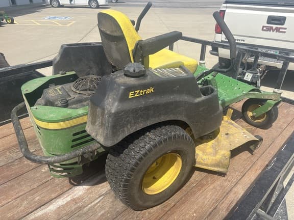 Image of John Deere Z445 equipment image 2
