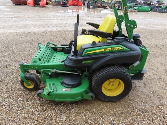 Image of John Deere Z920M equipment image 4