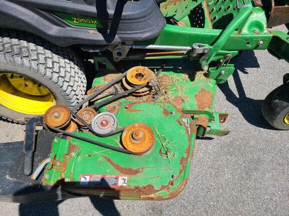 Image of John Deere Z950M equipment image 3