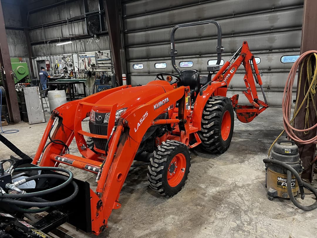 Image of Kubota L3301HST Image 1