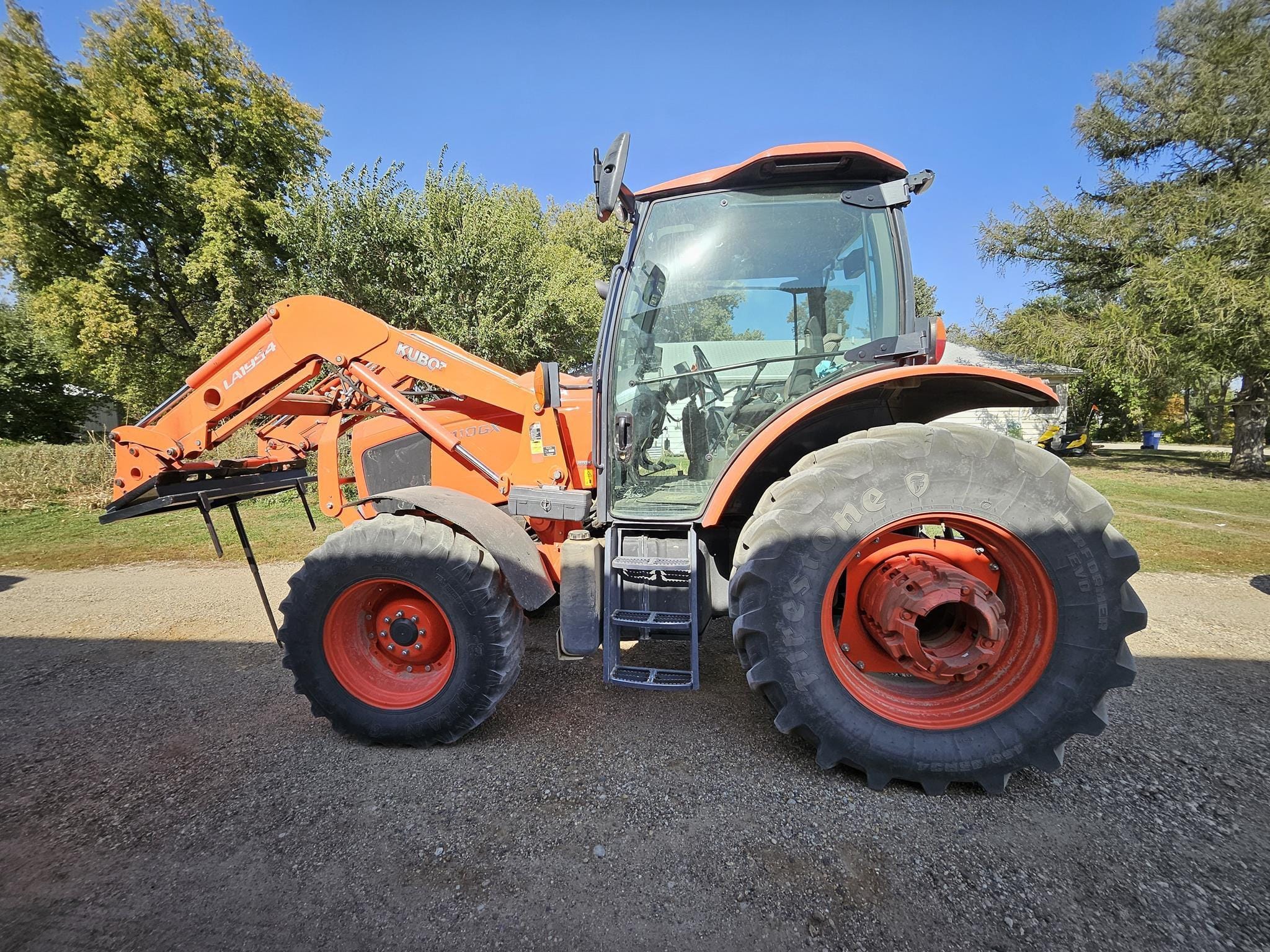 2015 Kubota M110GX Equipment Image0
