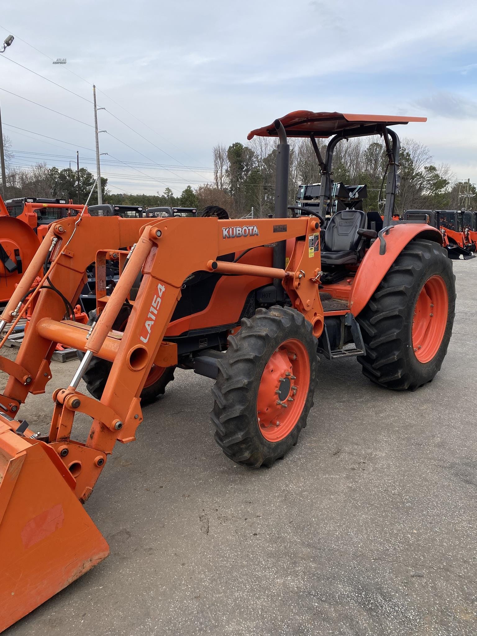 2015 Kubota M7060 Equipment Image0