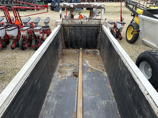 Image of Kuhn Knight 2054VB equipment image 4