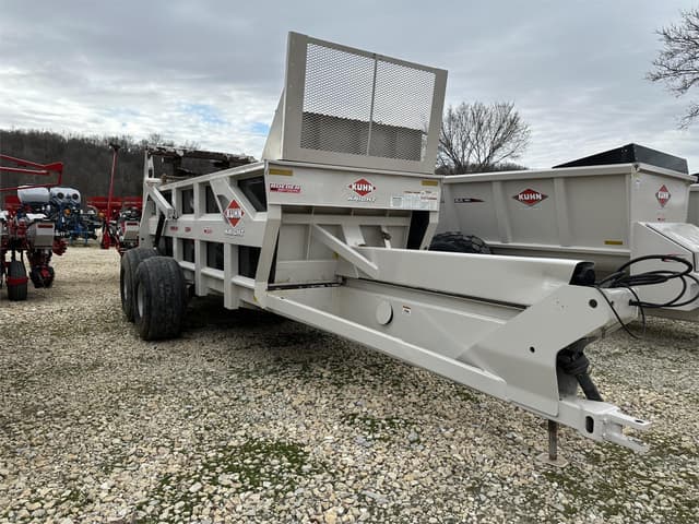 Image of Kuhn Knight 2054VB equipment image 1