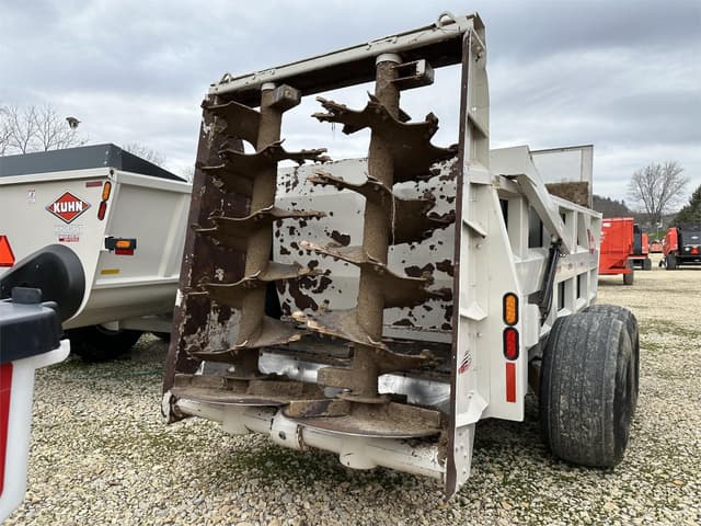 Image of Kuhn Knight 2054VB equipment image 2