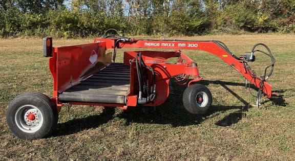 Image of Kuhn Knight MM300 equipment image 1