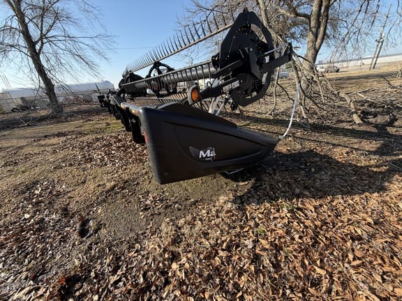 2015 MacDon FD75 Equipment Image0