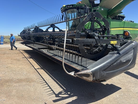2015 MacDon FD75-35 Equipment Image0