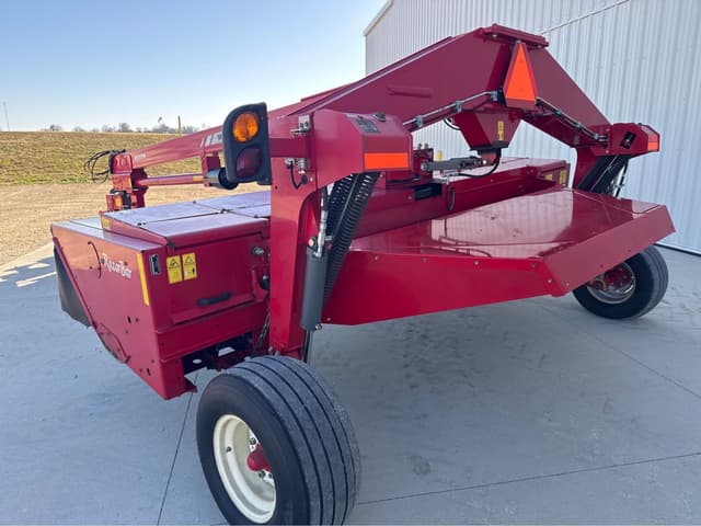 Image of Massey Ferguson 1383 equipment image 3