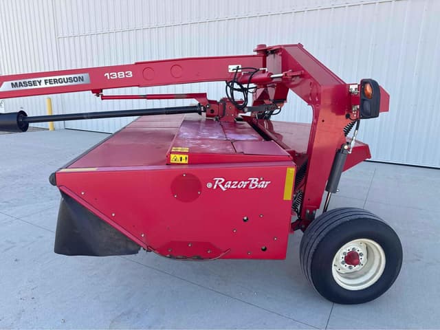 Image of Massey Ferguson 1383 equipment image 2