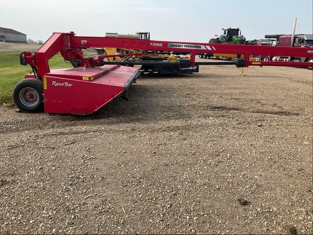 Image of Massey Ferguson 1386 equipment image 3