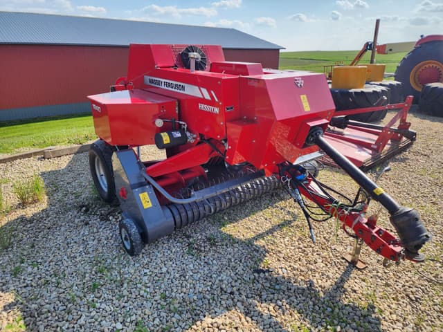 Image of Massey Ferguson 1840 equipment image 3