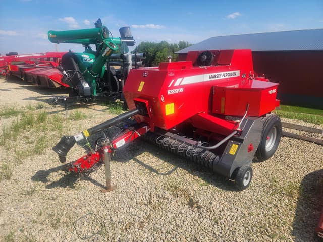 Image of Massey Ferguson 1840 equipment image 1