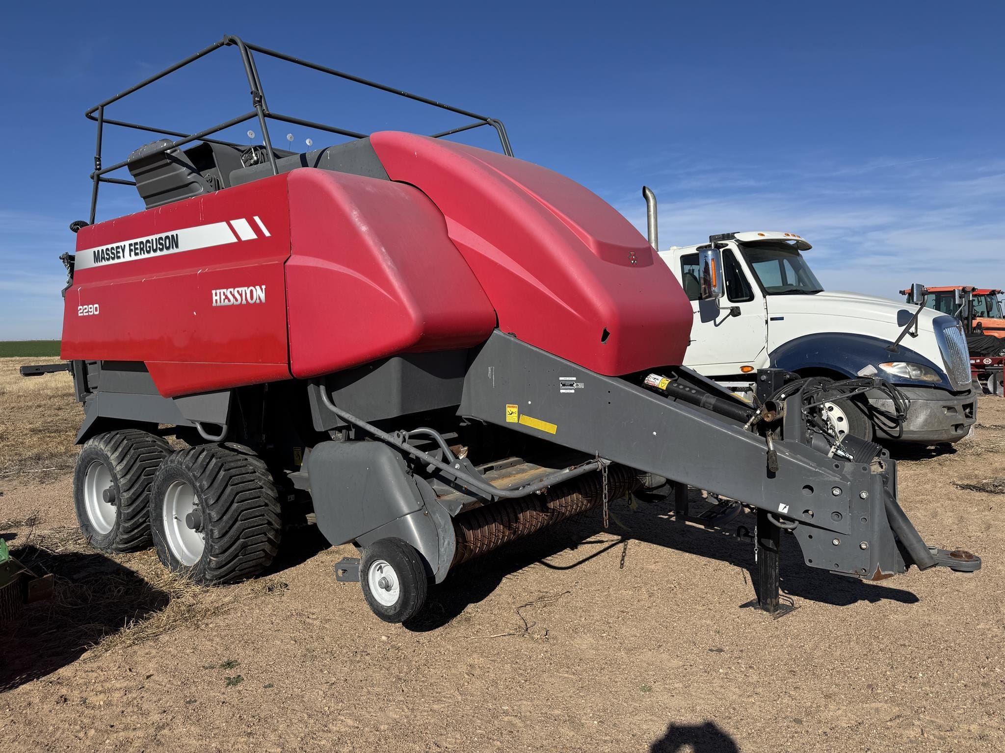 2015 Massey Ferguson 2290 Equipment Image0