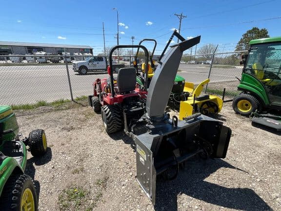 Image of Massey Ferguson GC1705 equipment image 2