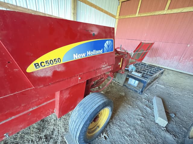 Image of New Holland BC5050 equipment image 2