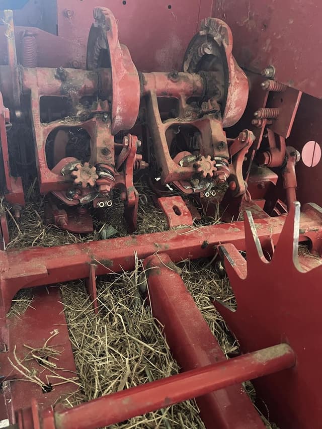 Image of New Holland BC5050 equipment image 3
