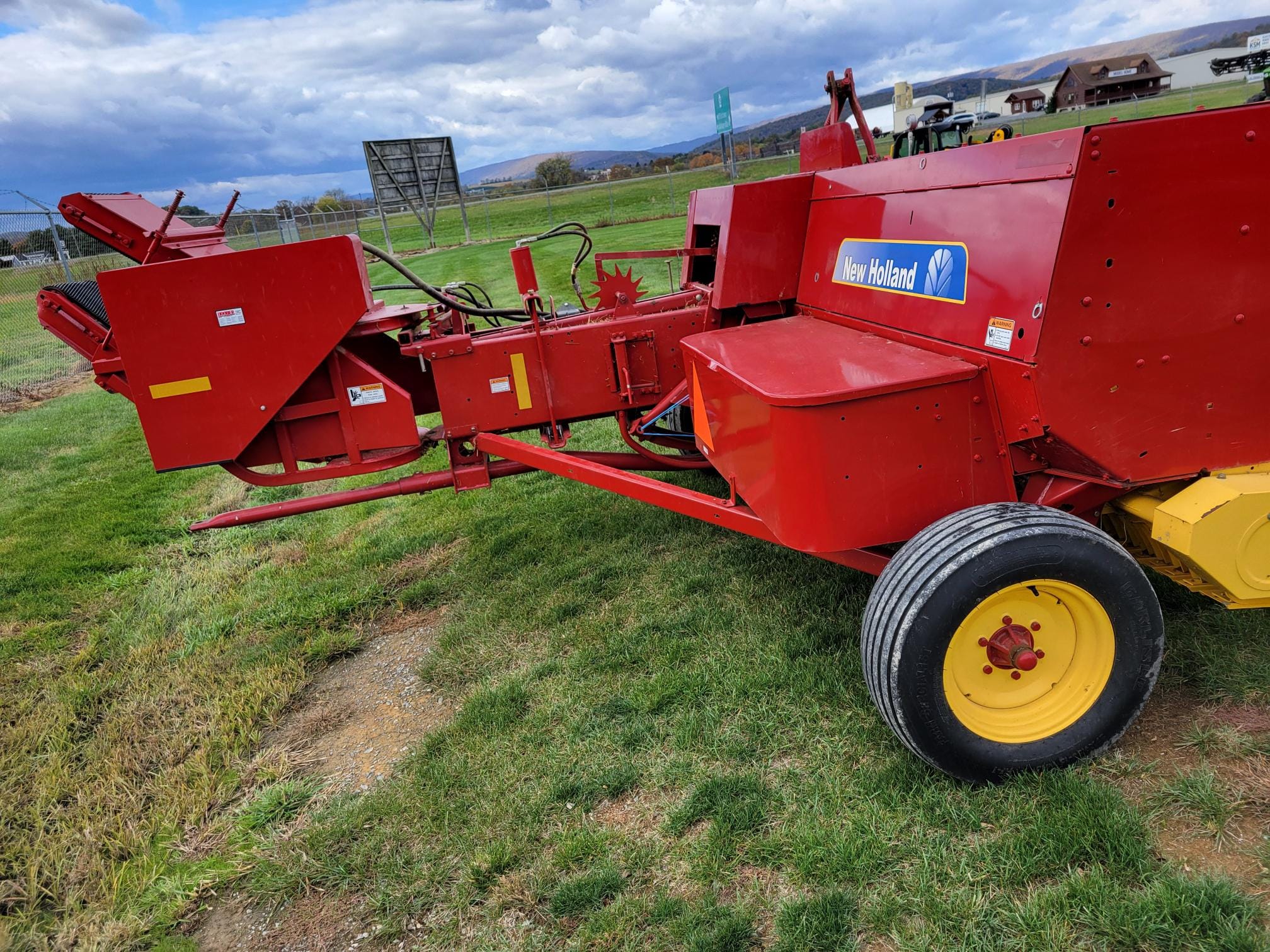 2015 New Holland BC5070 Equipment Image0