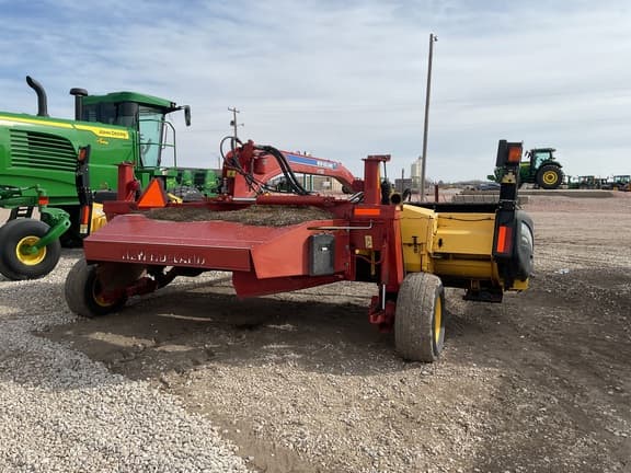 Image of New Holland H7150 equipment image 3