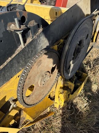 Image of New Holland H7150 equipment image 4