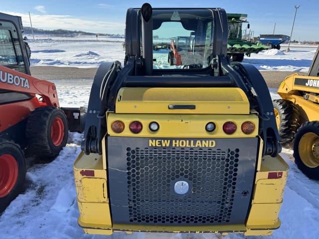 Image of New Holland L218 equipment image 2
