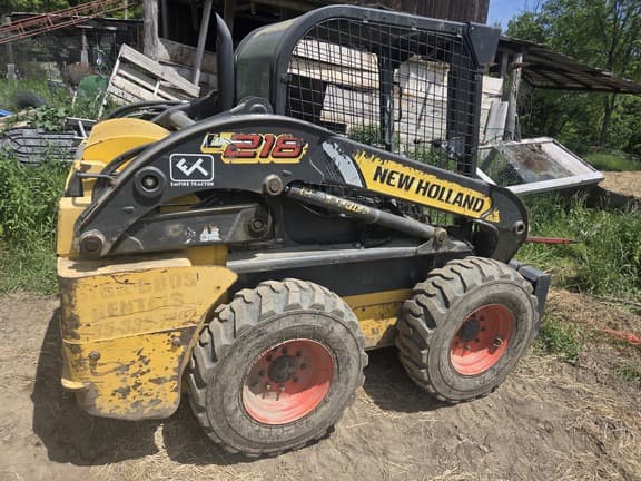 Image of New Holland L218 equipment image 3