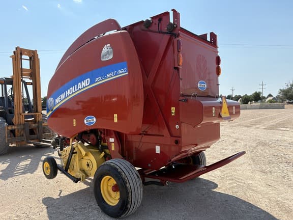 Image of New Holland RB460 equipment image 2