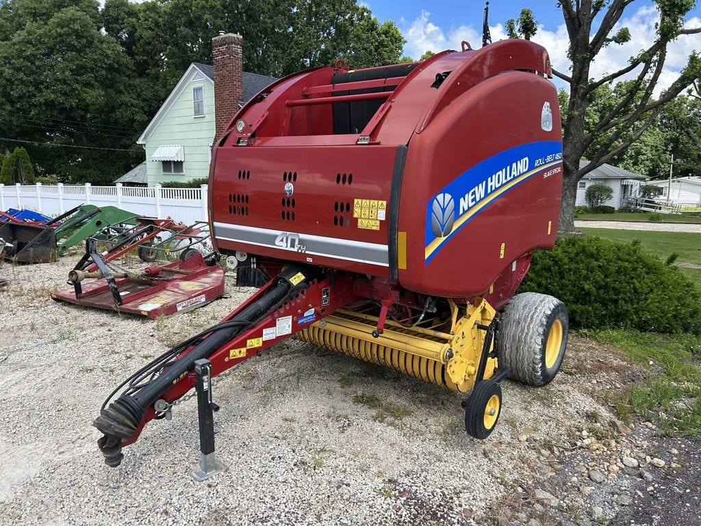 2015 New Holland RB460 Equipment Image0