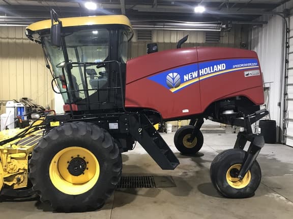 Image of New Holland Speedrower 220 equipment image 4