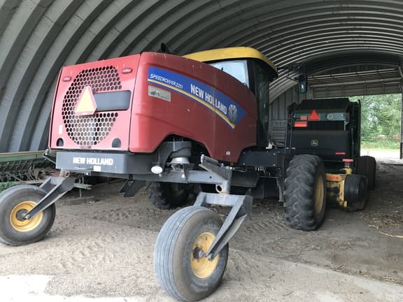 Image of New Holland Speedrower 220 equipment image 3