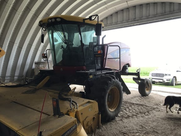 2015 New Holland Speedrower 220 Equipment Image0