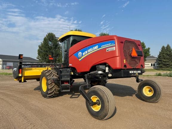 Image of New Holland SR130  equipment image 2