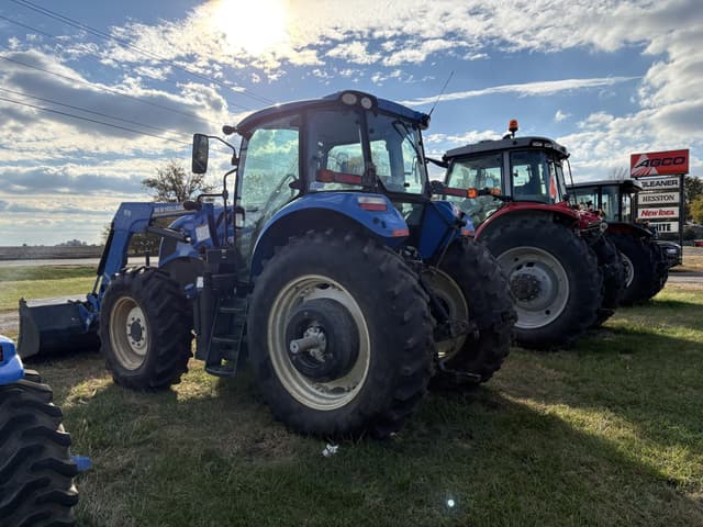 Image of New Holland TS6.120 equipment image 3