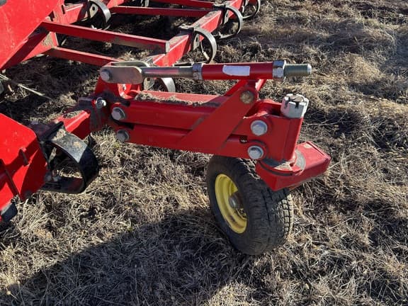 Image of Sunflower 5056 equipment image 3