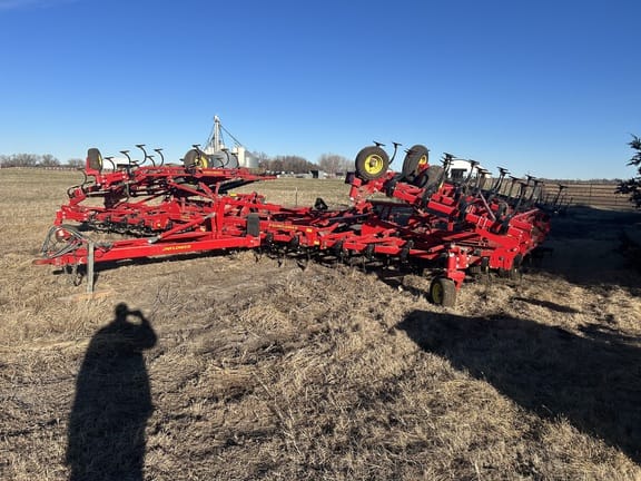 2015 Sunflower 5056 Equipment Image0