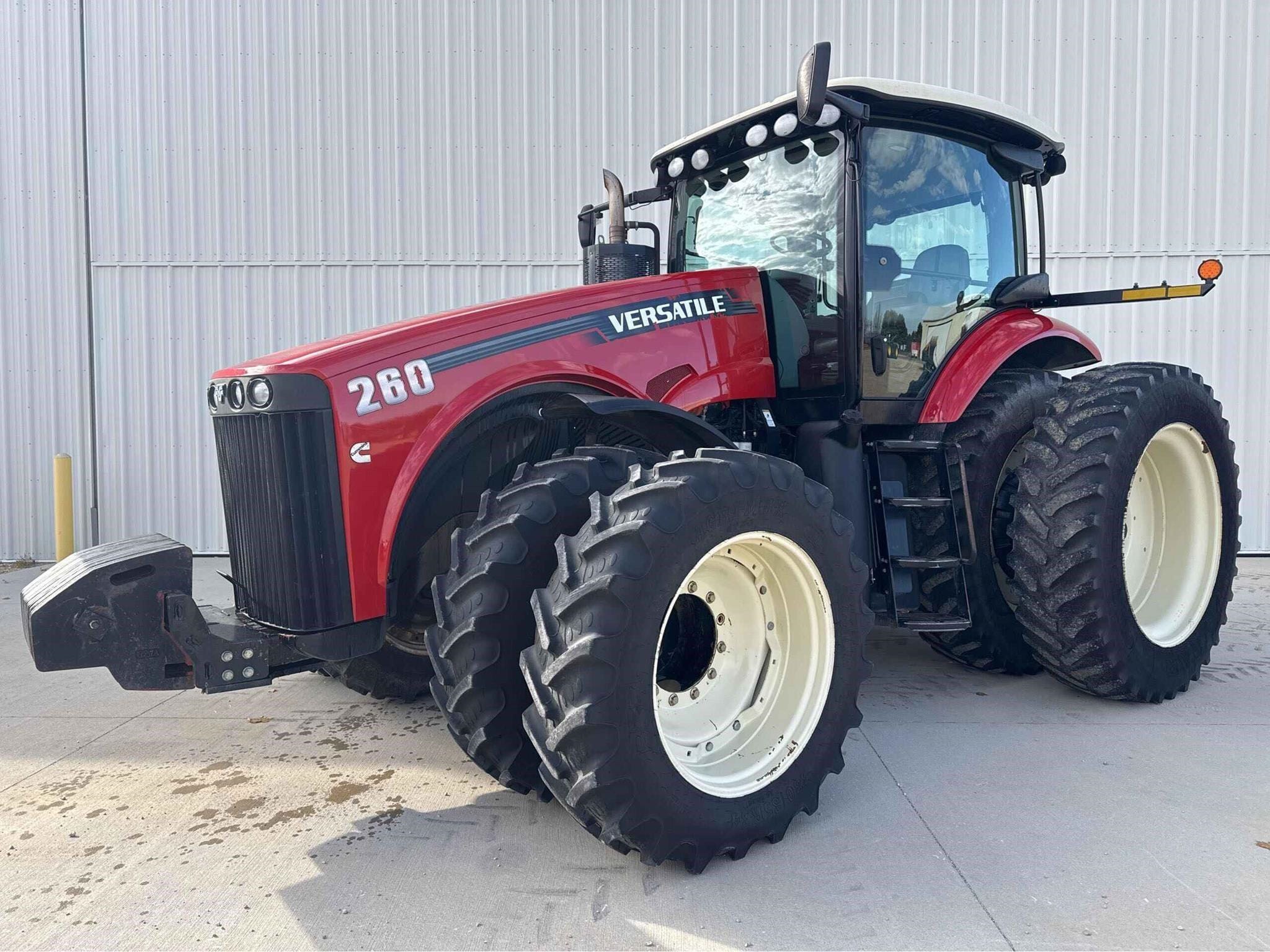 2015 Versatile 260 Equipment Image0