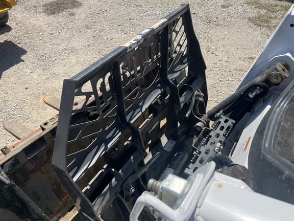 Image of Bobcat T590 equipment image 3