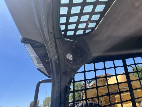 Image of Bobcat T590 equipment image 4