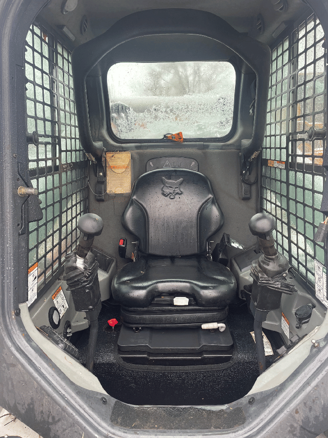Image of Bobcat T750 equipment image 2