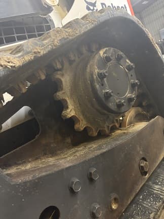 Image of Bobcat T870 equipment image 4