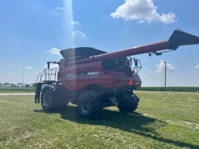 Image of Case IH Pro 700 equipment image 2