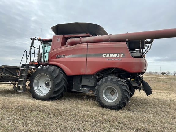 2016 Case IH 8240 Equipment Image0