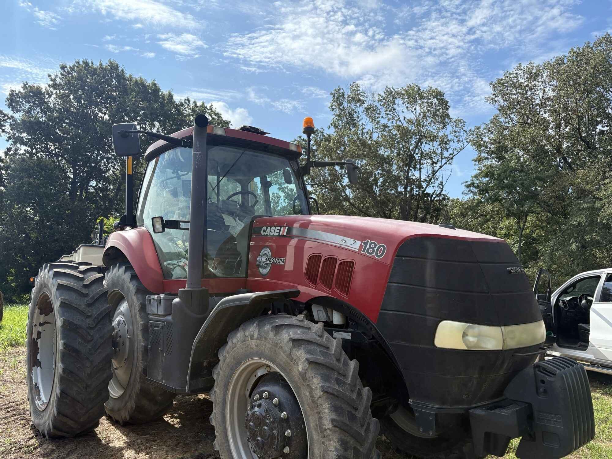 2016 Case IH Magnum 180 Equipment Image0