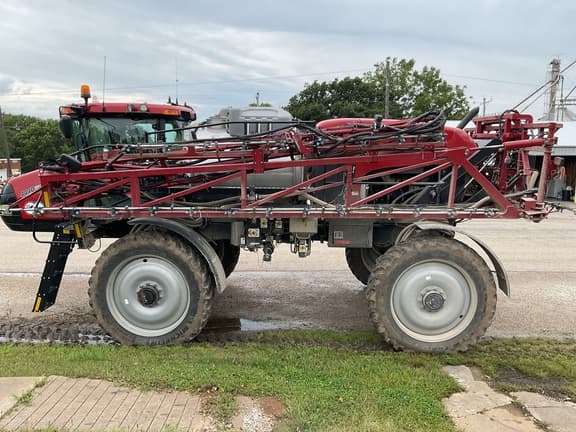 Image of Case IH Patriot 4440 equipment image 2