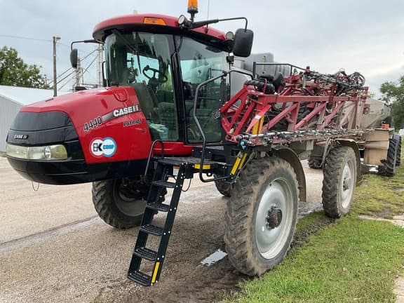 Image of Case IH Patriot 4440 equipment image 1