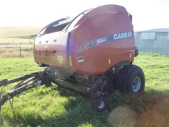 Image of Case IH RB565 equipment image 2