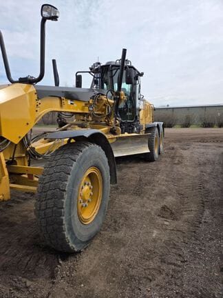 2016 Caterpillar 140M3 Equipment Image0