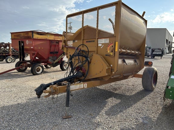 2016 Haybuster 2660 Equipment Image0
