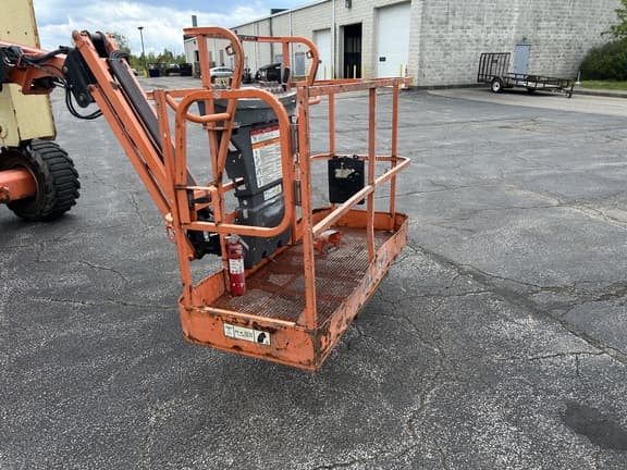 Image of JLG 450AJ equipment image 4
