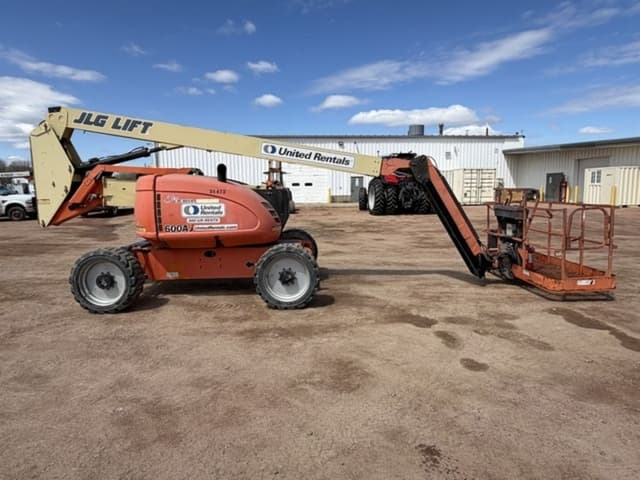 Image of JLG 600AJ equipment image 3